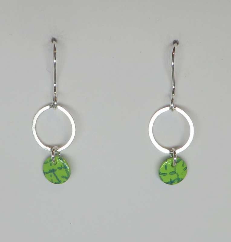 Round droplet earrings - green