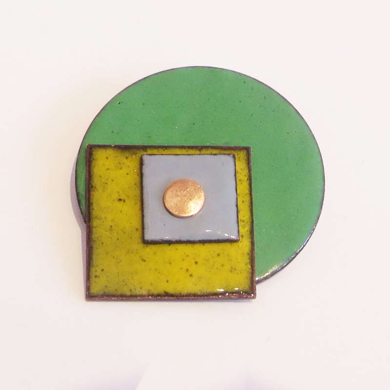 Round and square brooch