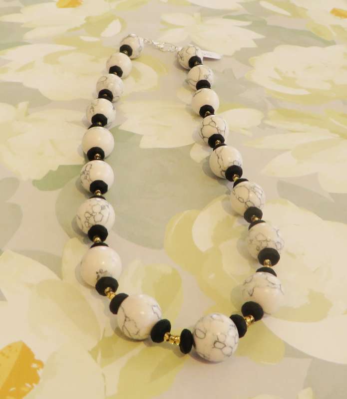 Howlite and Frosted Onyx Necklace