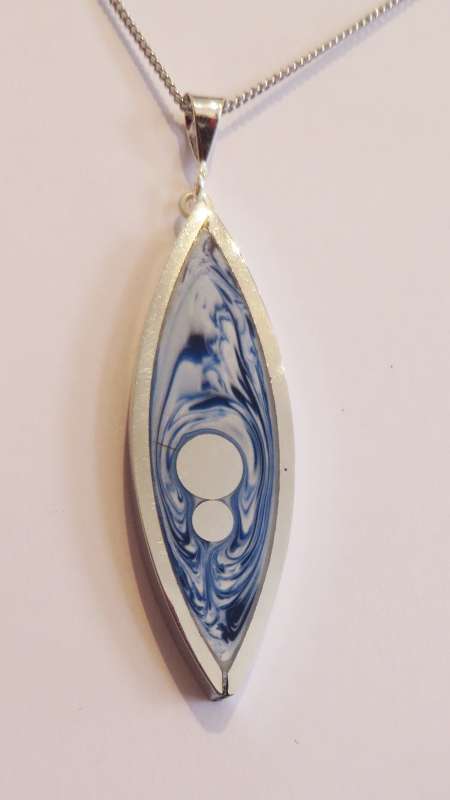 Leaf seaside pendant